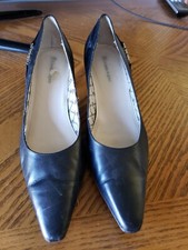Vintage Etienne Aigner "Smart" Black Leather Classic Pumps Heels SZ 8.5 M LOGO