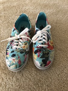 girls vans size 6