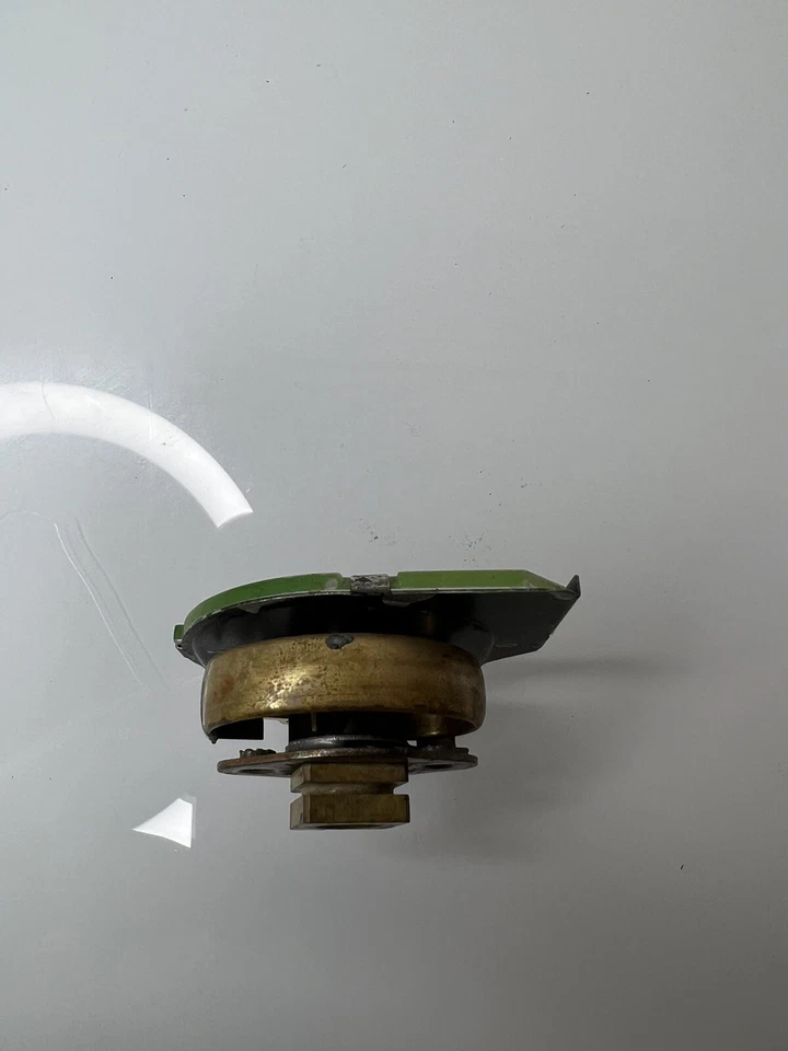 1508064 OEM 1956 1957 Chevrolet Corvette Oil Pressure Gauge Untested Original - Image 3 of 4