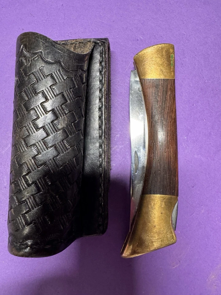 CUCHILLO DE BLOQUEO MARRÓN 5" 4801F MANIJAS DE PALO DE ROSA REFUERZOS DE LATÓN GRANDES EE. UU. Foto 2 de 4