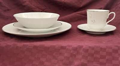 Four Crown China PRIMROSE 621 Set Dinner, Salad Plate, Soup Bowl, Tea cup & Sauc