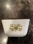 Pyrex 501-B 1-1/2 Cup  Green on White w/o Lid