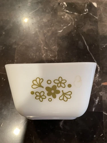 Pyrex 501-B 1-1/2 Cup  Green on White w/o Lid