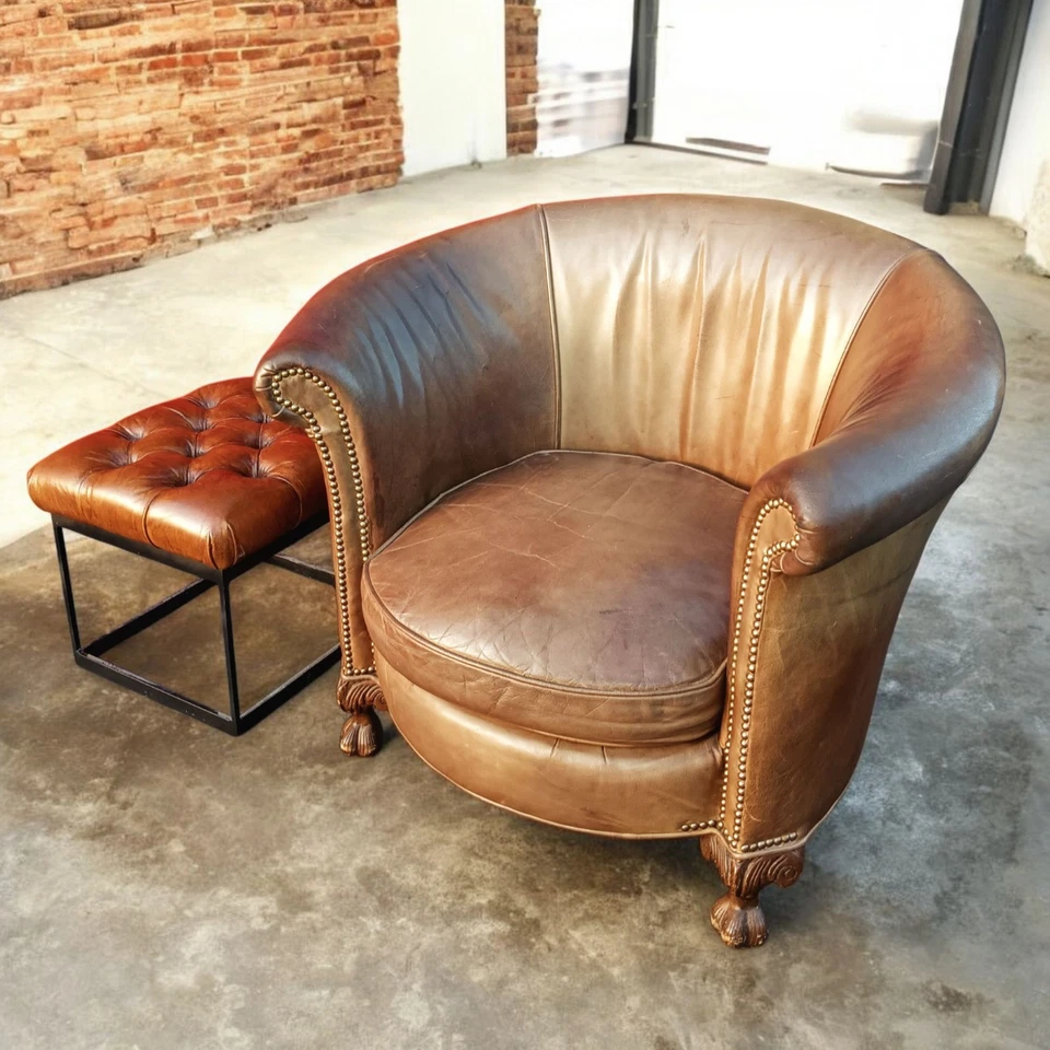 Antiguo juego de silla de cuero y otomana de cuero Hickory Tannery Barrel Foto 4 de 4