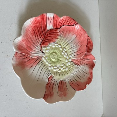 Edie Rose Home Bloom Collection Canape Plate 9  Red  White 2 Chips
