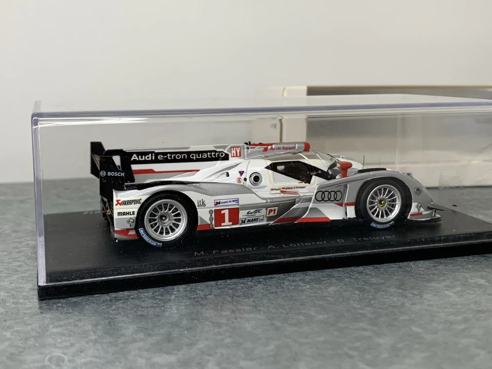 Spark 1:43 Audi R18 E-Tron Quattro Audi Sport Joest Le Mans 2012 Winner - Image 4 of 4