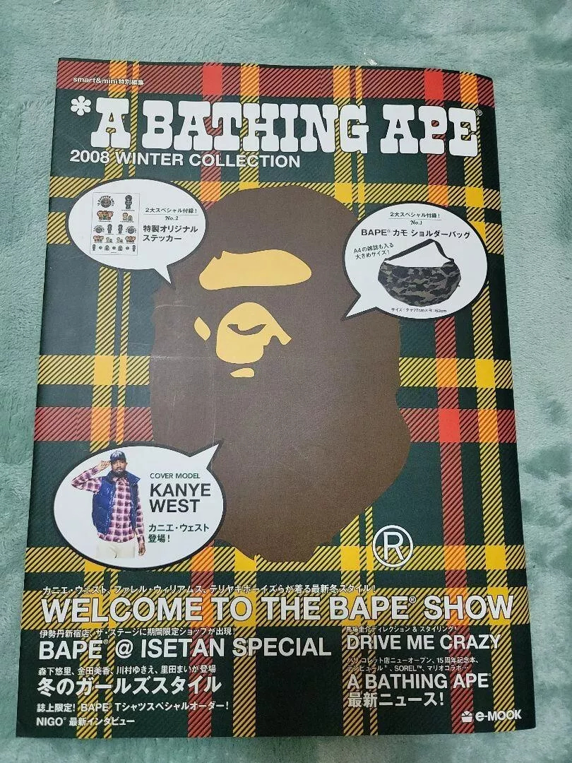 A BATHING APE NIGO 2008 Autumn/Winter MOOK CATALOG BAPE + Shoulder bag