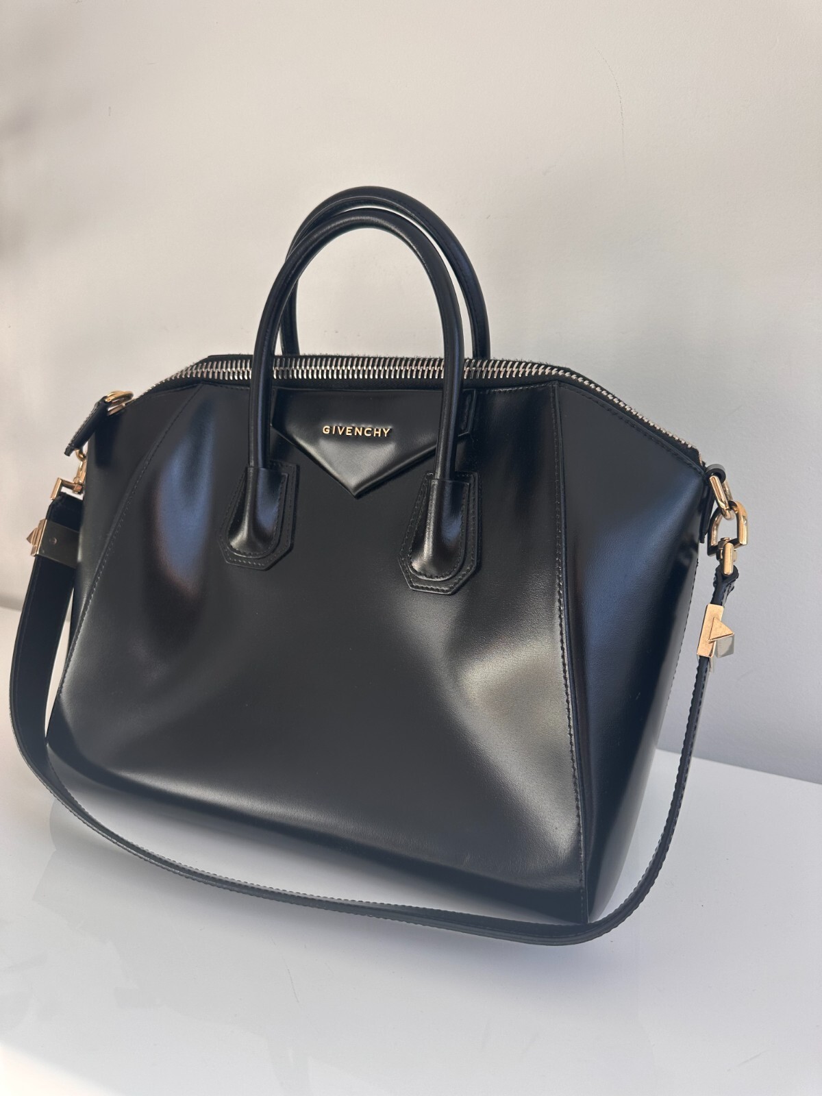 Auth/Mint Condition - Givenchy Womens Medium Box … - image 3