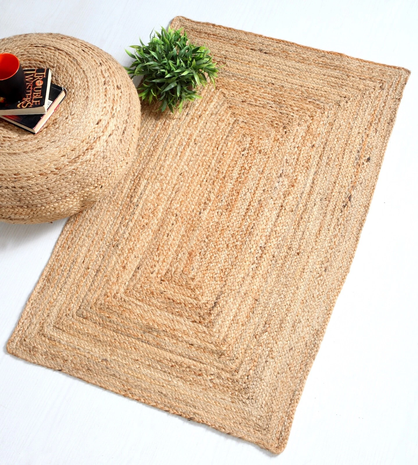 DHAKA Rustic Area Rug Hand Woven Mat with Natural Fibre Indian Jute Flat Pile
Opens in a new window