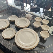 Vintage 28 PC PLACE SETTING LENOX -GOLDEN WREATH - PATTERN 313 Unused