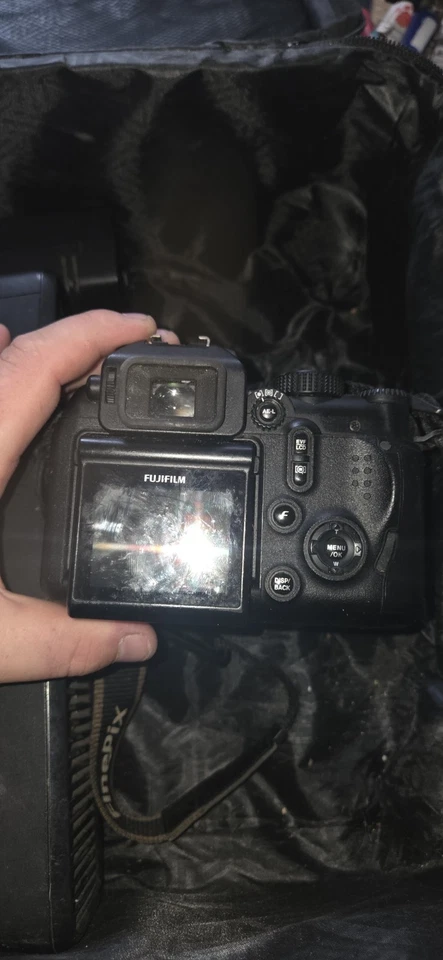 Fujifilm FinePix S9600 Bridge Camera 9MP 10.7x Zoom f/2.8 EVF Black, photo 2 of 2