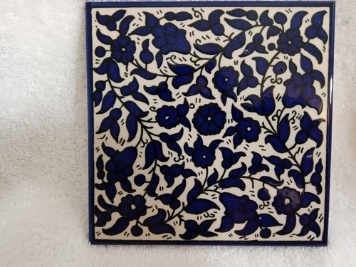 Vintage Farm House Barbour Tiles Ceramics Israel - Raised Enamel Blue Floral Art - Picture 2 of 5