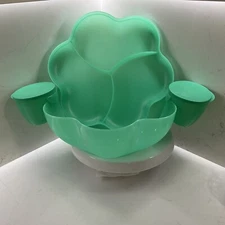 Tupperware Chip 'N Dip Bowl Set Covered