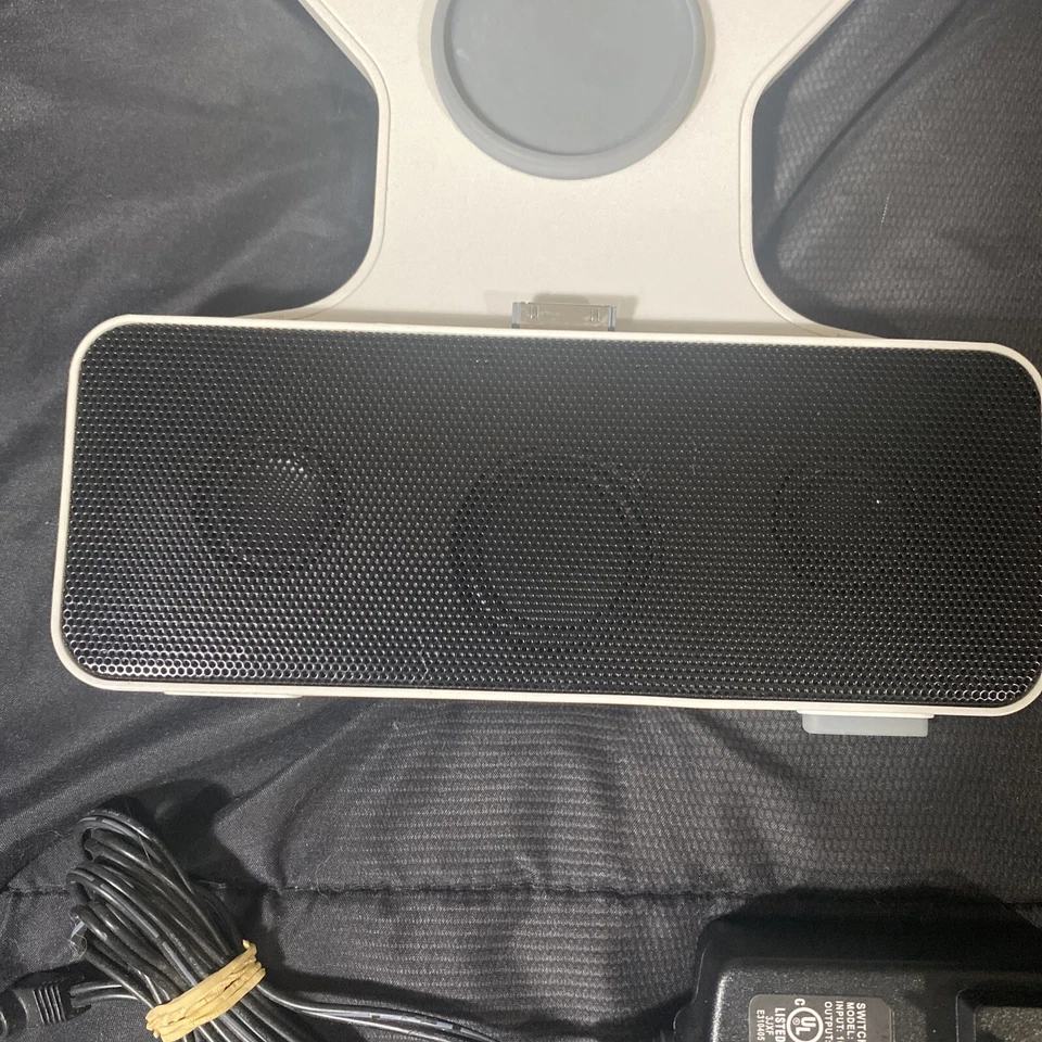 Estación de acoplamiento de altavoces portátiles Brookstone para Apple iPad y iPad 2 modelo 711226 Foto 3 de 4