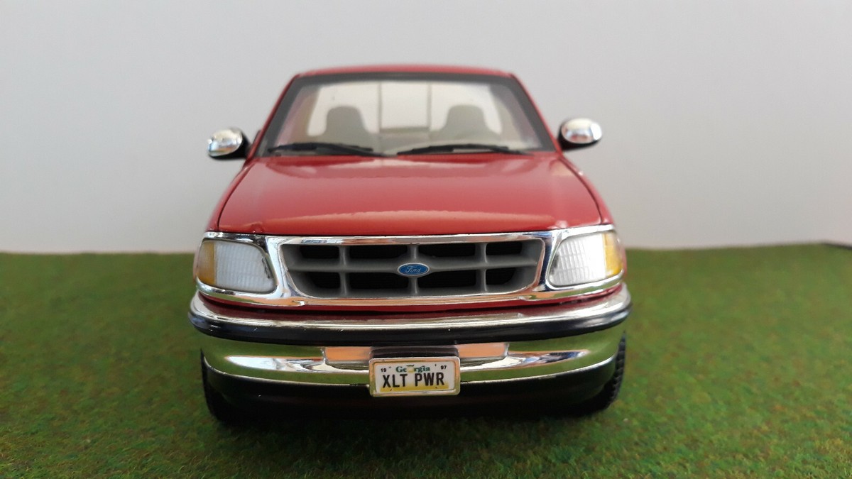 FORD F-150 XLT 1997 F150 Pick Up bordeaux 1/18 AMERICAN MUSCLE ERTL voiture mini