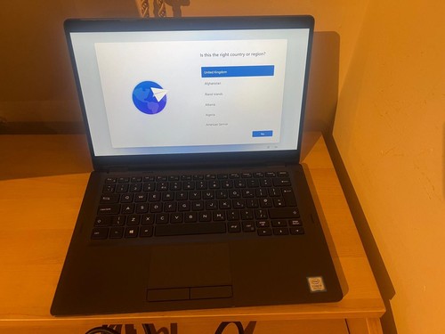 Dell Latitude 5300 2-in-1 i5-8365U 1.6GHz 8GB RAM 256GB SSD Win 11 13.3" Touch.