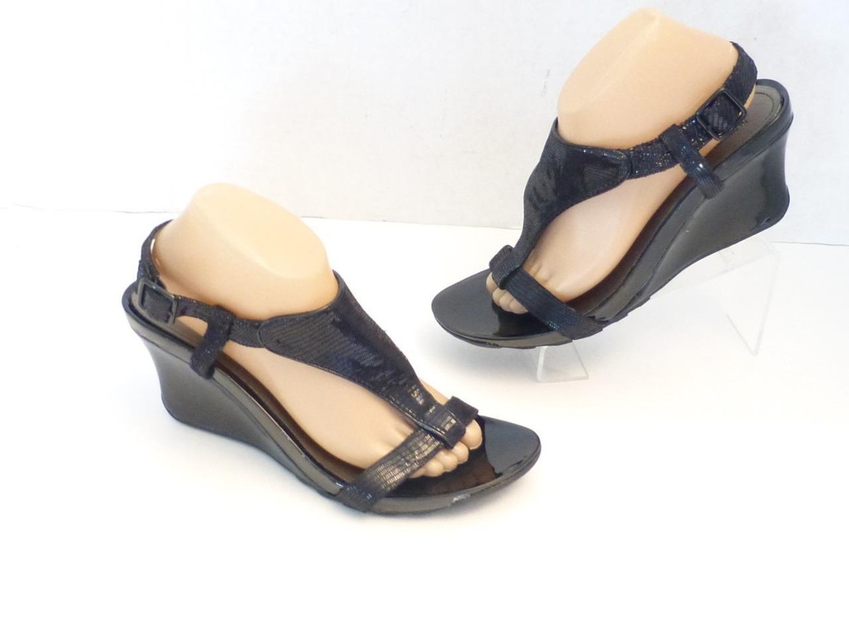 Kenneth Cole Reaction Black Patent 'Cabin Fun' Wedge Heel Size 1/2M  (EUC)