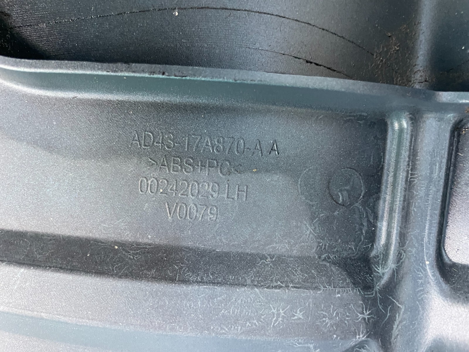 2010 2011 2012 BUMPER FRONT ASTON MARTIN OEM AD43-17D957