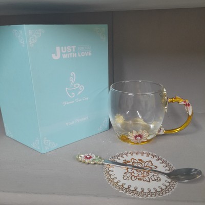 Floral Emaille Glas Teetasse mit Löffel für heiße oder kalte Getränke. Neu in OVP