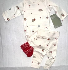 H & M 3 piece set cream/multi color/red socks CHRISTMAS motif size PREEMIE