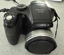 Fujifilm FinePix S700 10x Optical Zoom 7.1 MP Digital Camera READ DESCRIPTION 