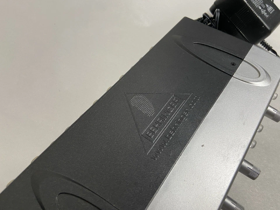 Behringer MON800 MiniMon Matrix Mixer Monitor for Recording and Production - Image 4 of 4