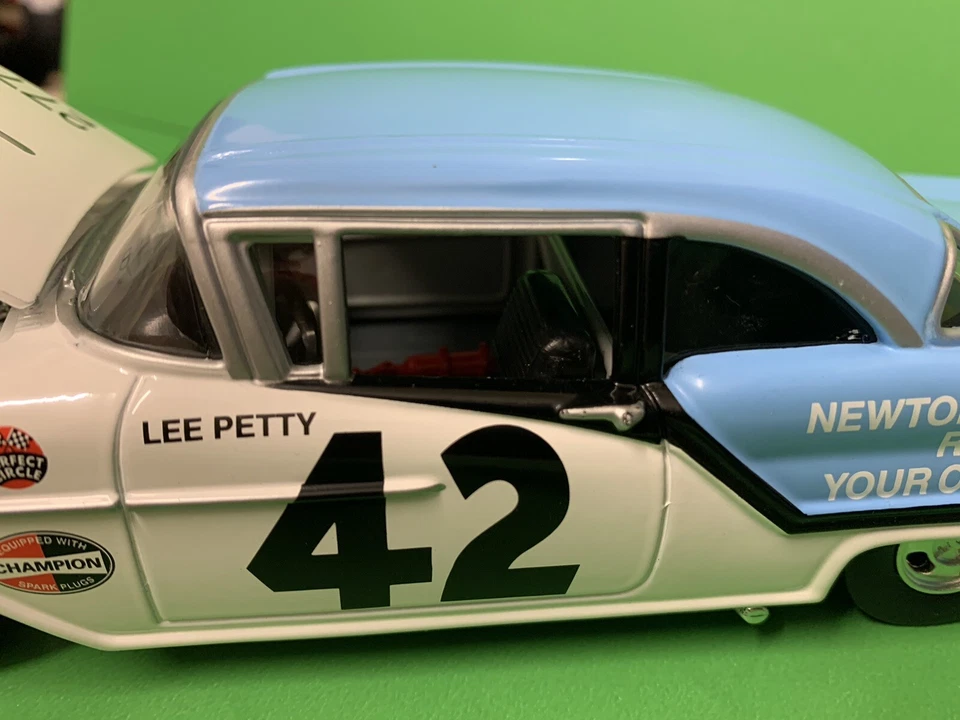 Lee Petty #42 1957 Olds techo rígido Newton & Chappell escala 1/24 (1 de 1002) BLUE BO Foto 4 de 4