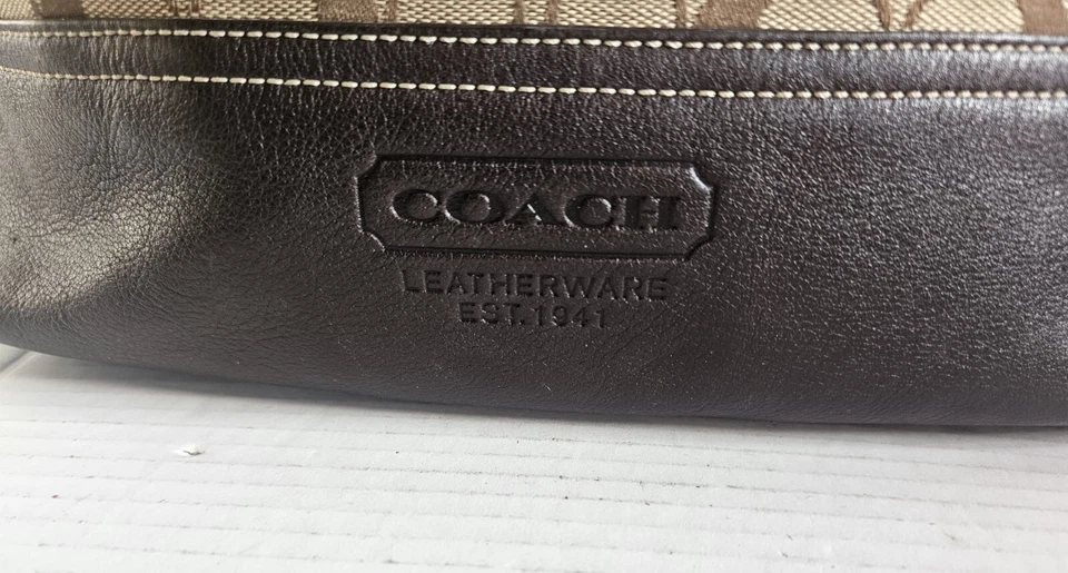 正品蔻驰签名标志深棕色皮革器皿托特包E061-2156号 — 第 3/4 张图片