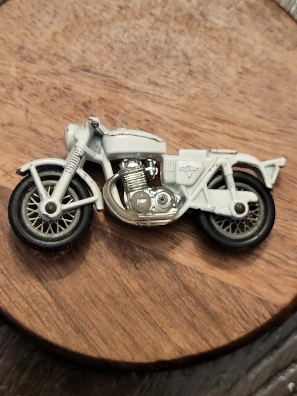 Vintage 1977 Matchbox Lesney Honda 750 Diecast  Motorcycle No.33 Made in England