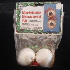 VTG Holiday Walco Christmas Tree Ball Sequin Bead Christmas Ornament Kit 4026
