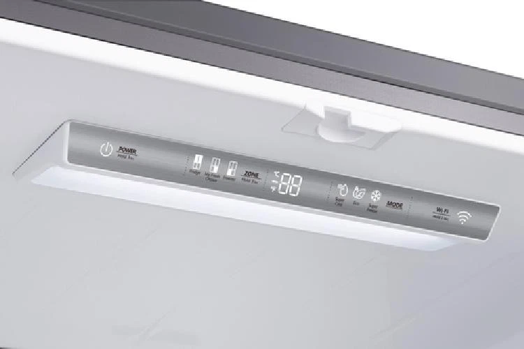 Hisense Frigorifero Quattro Porte RQ758N4SWSE 606L Classe E Metal Cooling WiFi - Immagine 2 di 4