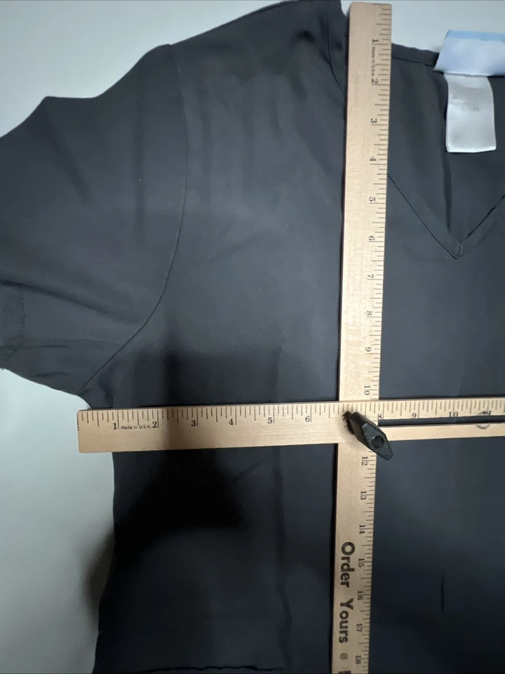 SB Scrubs Top Women’s Small grey Breast Cancer Awareness Pockets - Image 4 of 4