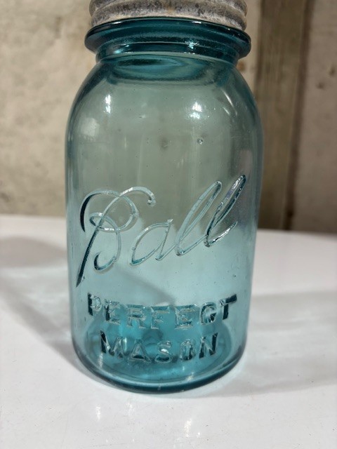 1922-1922 BLUE BALL PERFECT MASON QUART #12 JAR
