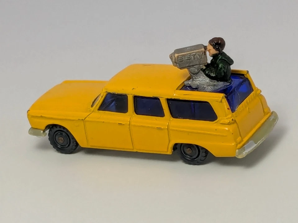 Vintage Husky Yellow Studebaker Wagonaire Movie Camera Car 1/64 Diecast/Plastic - Image 3 of 4