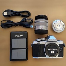 OLYMPUS OM D E M10 Mark 2 Lens Set with Many Extras