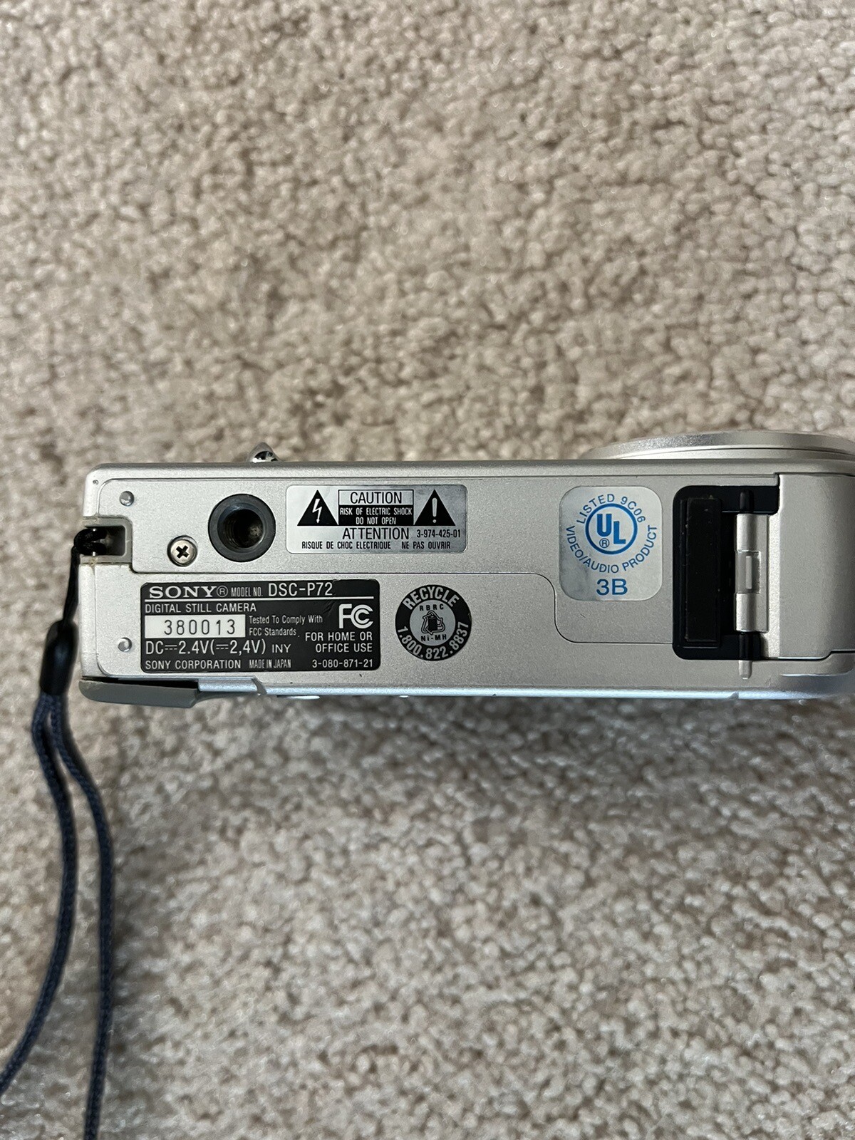 Sony Cybershot DSCP72 3.2MP Digital Camera Silver MPEG Movie VX