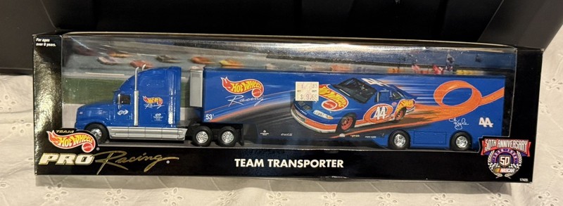 1998 Hot Wheels Pro Racing #44 Kyle Petty Team Transporter 50th Anniversary NEW