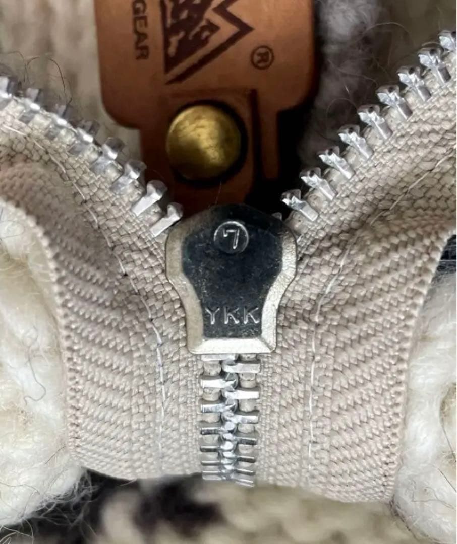 90Sfirst Down Thunderbird Pattern Cowichan Knit W… - image 4