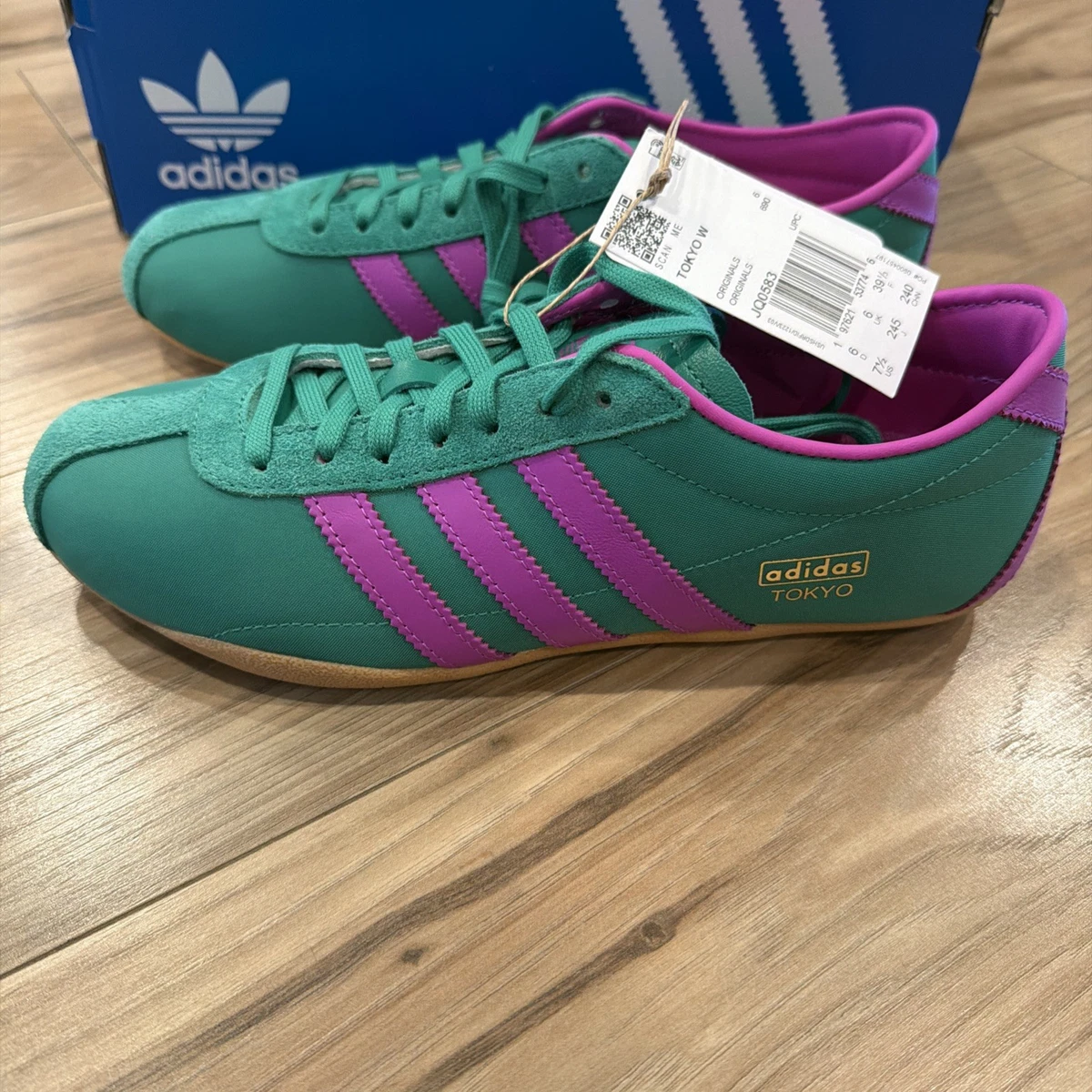 adidas gazelle silver green womens Samba OG Light Metallic Womens Lifestyle Shoes (Purple)