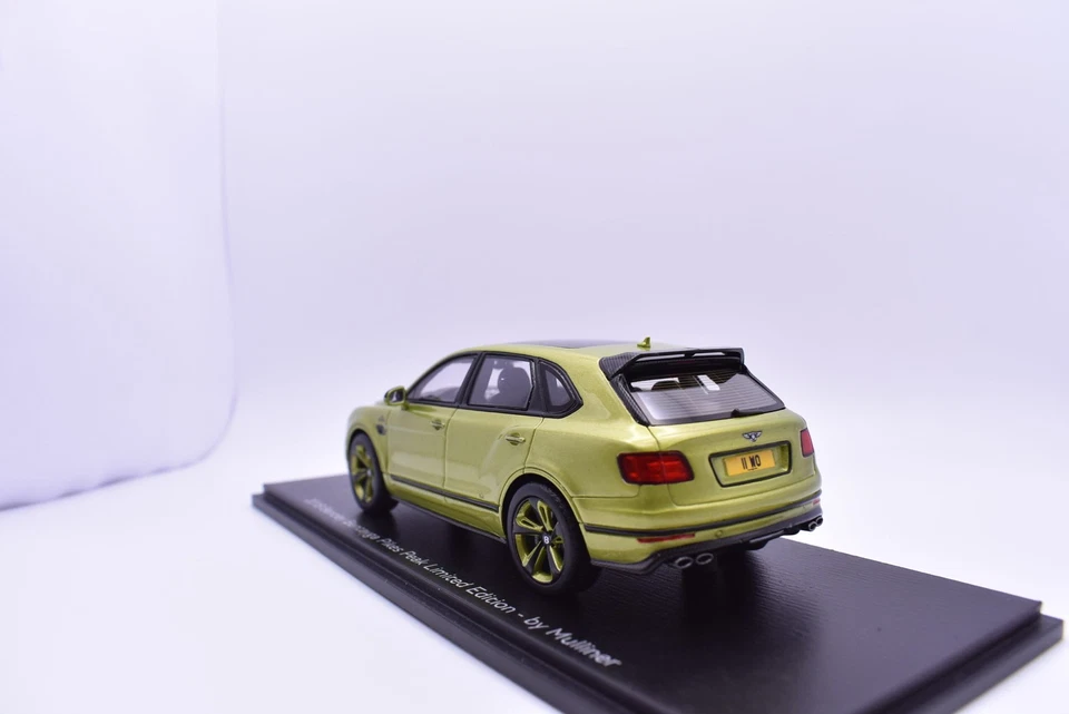 Vehículos de carretera Bentley Bentayga Pikes Peak Spark escala 1:43 Foto 4 de 4