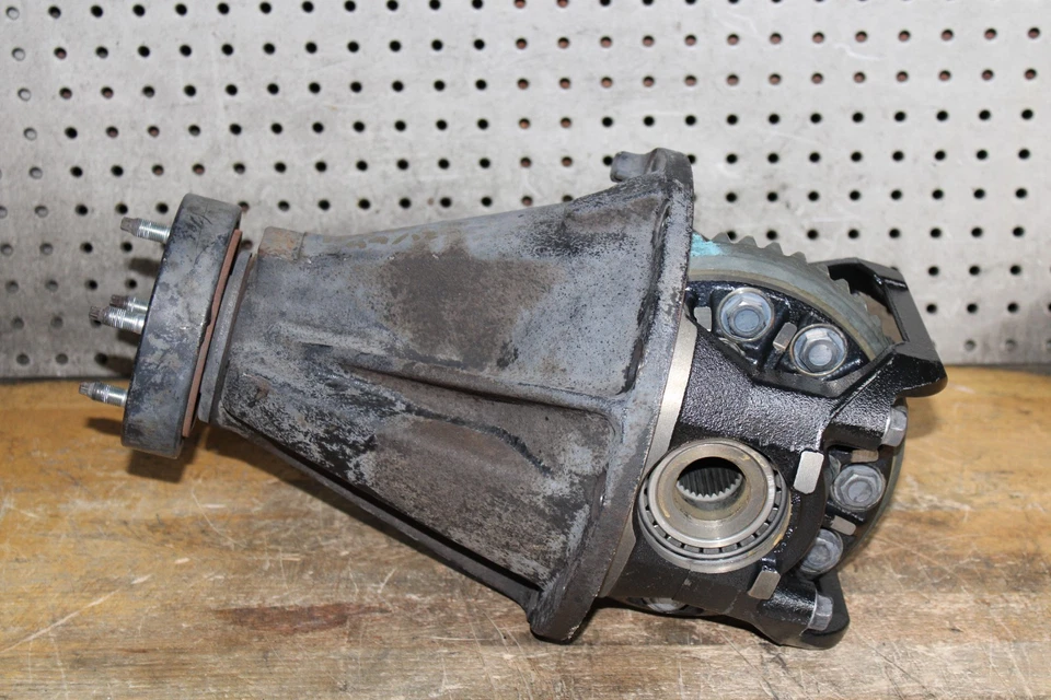 2005 Toyota Tundra Sequoia 4.10 LSD LIMITED SLIP REAR DIFFERENTIAL Carrier - Image 2 of 4