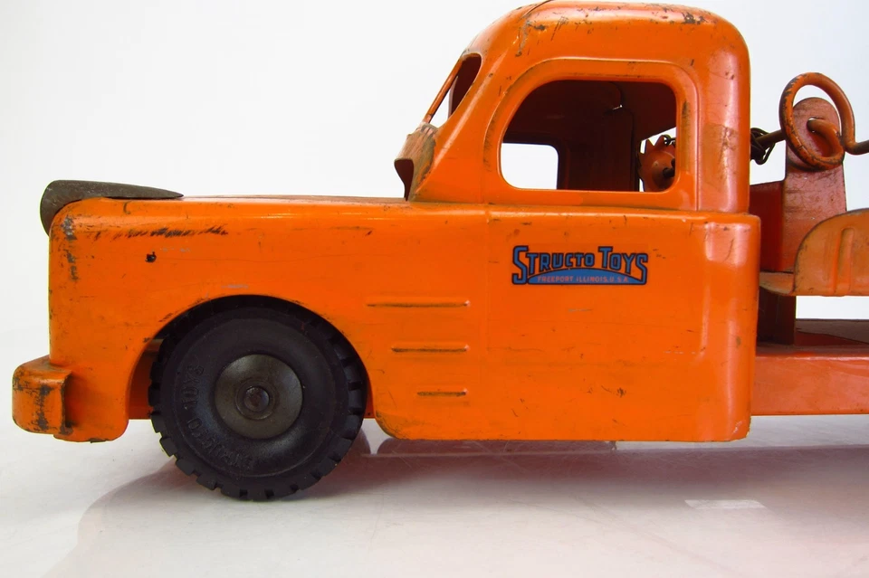 Vintage Structo Flatbed Truck with Steam Shovel Pressed Steel Orange and Red - Image 3 of 4