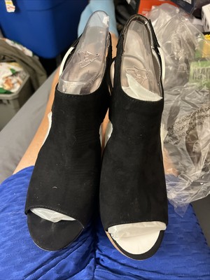 Carlos Santana Black Wedge Sandal Size 7