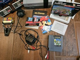 1985 Nintendo Entertainment System NES-001  w/ 2 Controllers + Ninja Turtle Game