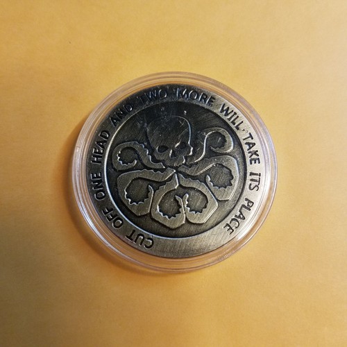 Agents Of Shield/Hydra 2 sided coin with plastic coin holder - Picture 5 of 5