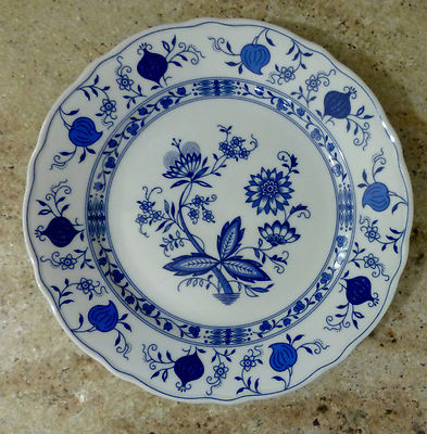  FORM MARIENBAD - INGRES WEISS - BLUE ONION - SALAD PLATE- GERMANY