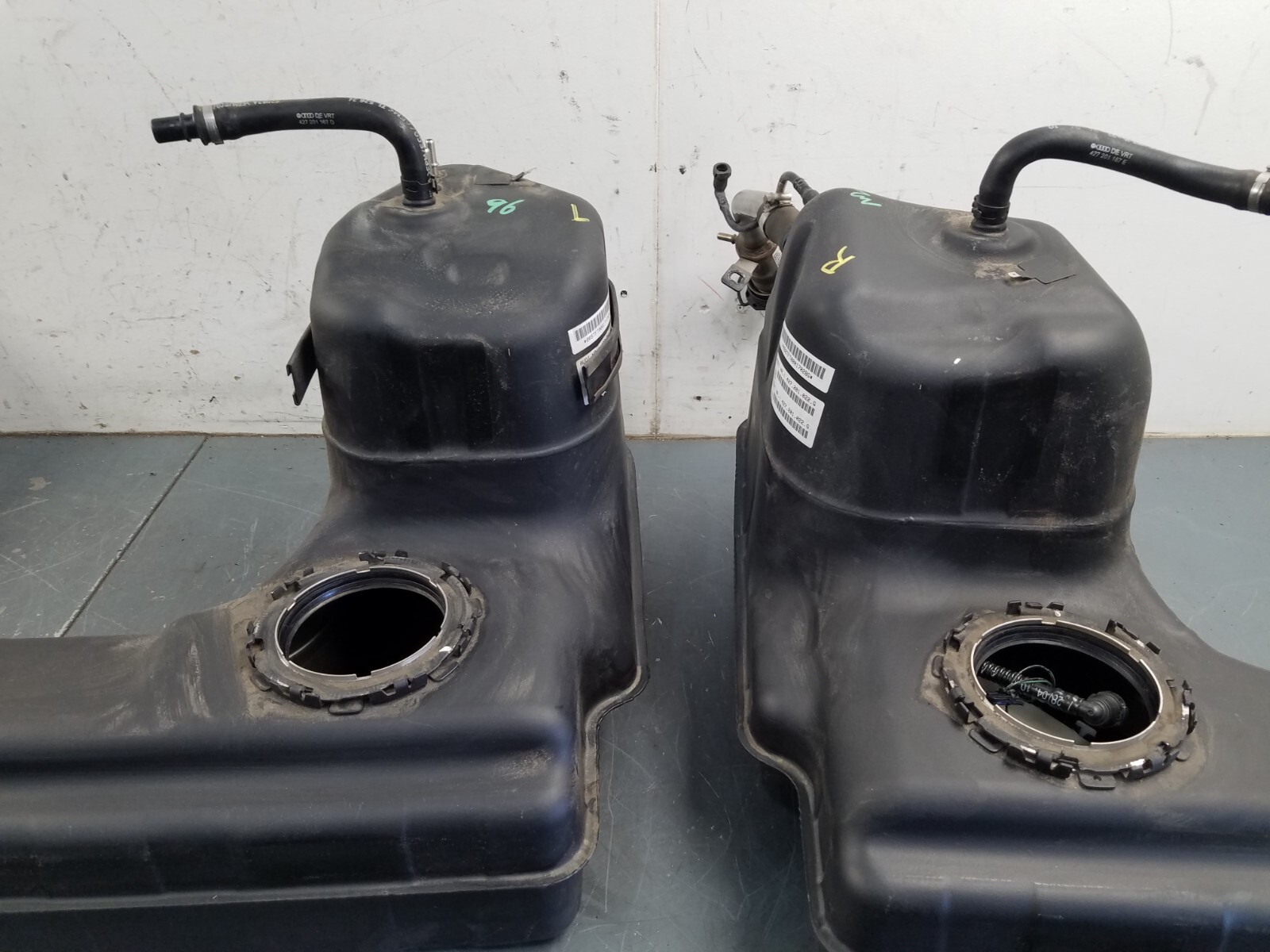 2011 Audi R8 Spyder V10 Fuel Tanks #0472 J7