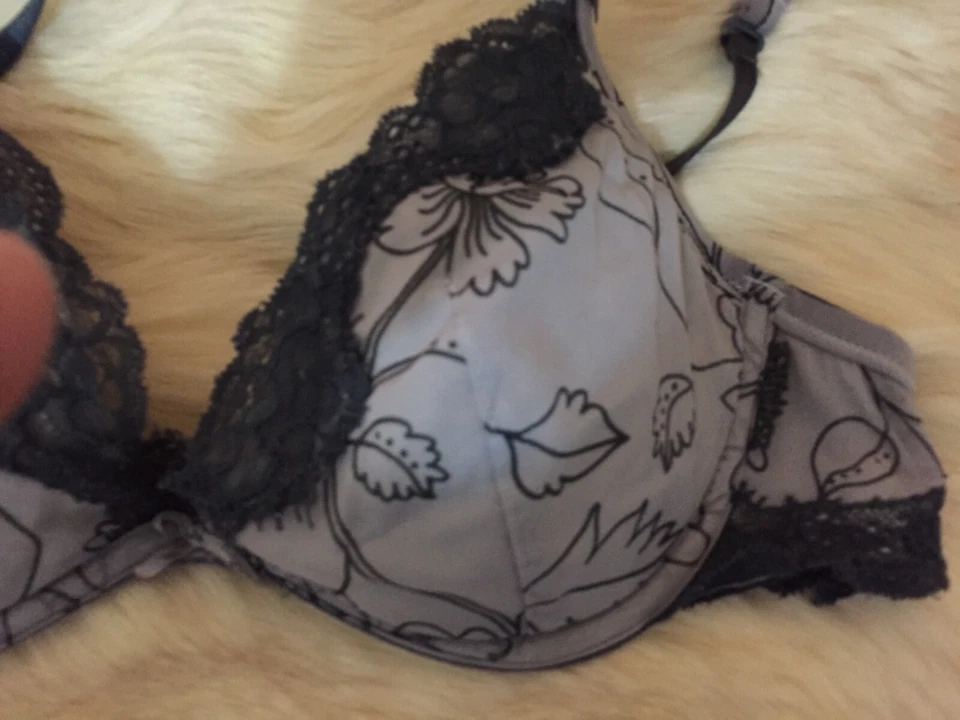 Sujetador Lovable talla it 4b us 36b eu 80b acolchado con aros gris encaje negro  Foto 3 de 4