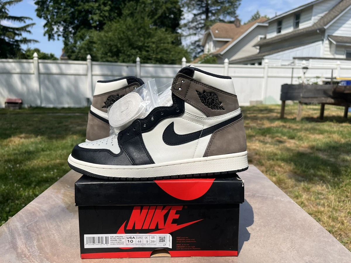 Size 10 - Jordan 1 Retro OG High Dark Mocha 555088-105 (2020)