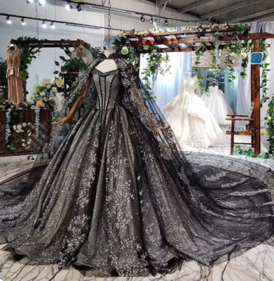 black drag dress Gorgeous Black Lace Camisole Wedding Dress with Heart-shaped Collar Royal  Drag